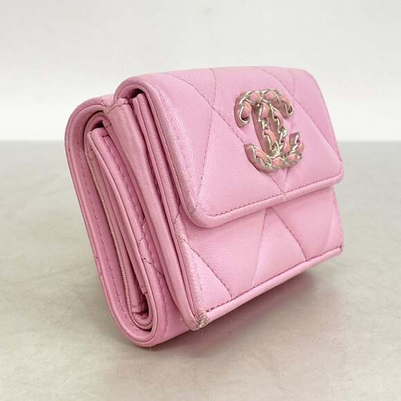CHANEL Authentic Pink Lambskin Leather Wallet - Picture 2 of 9